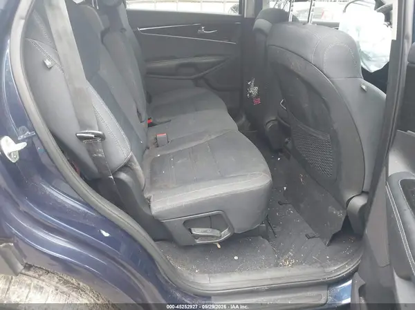 5XYPG4A34KG469552 2019 KIA SORENTO - Image 8