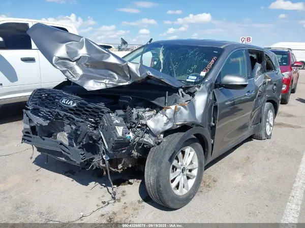 5XYPG4A34KG497349 2019 KIA SORENTO - Image 2