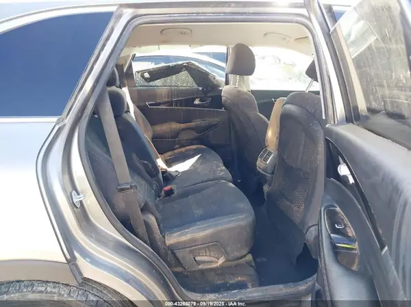 5XYPG4A34KG497349 2019 KIA SORENTO - Image 8