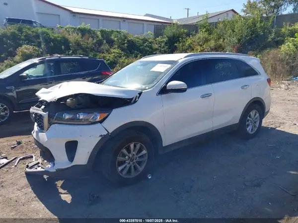 5XYPG4A34KG500878 2019 KIA SORENTO - Image 2