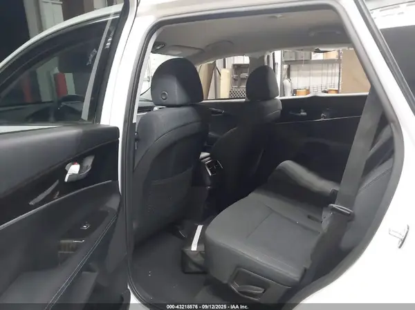 5XYPG4A34KG503490 2019 KIA SORENTO - Image 8