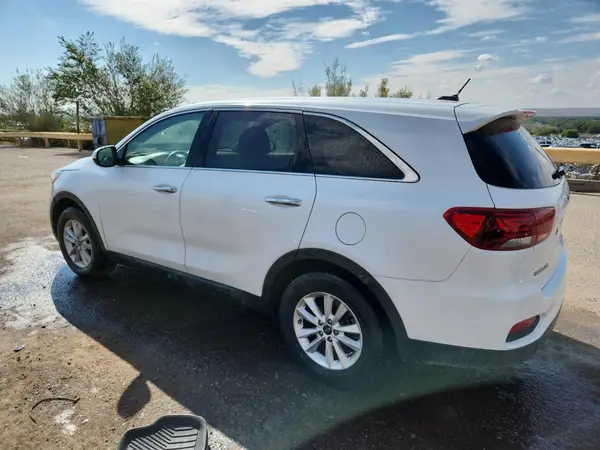 5XYPG4A34KG505305 2019 KIA SORENTO - Image 2