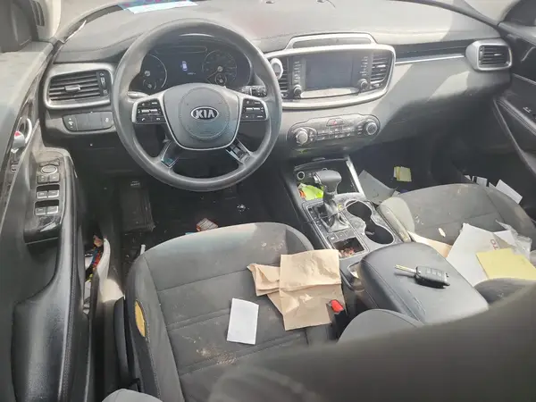 5XYPG4A34KG509709 2019 KIA SORENTO - Image 8