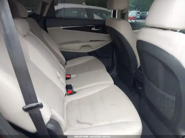 5XYPG4A34KG510570 2019 KIA SORENTO - Image 8