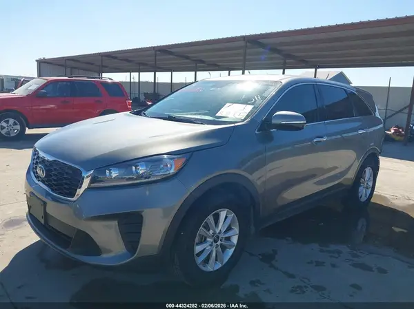 5XYPG4A34KG510892 2019 KIA SORENTO - Image 2