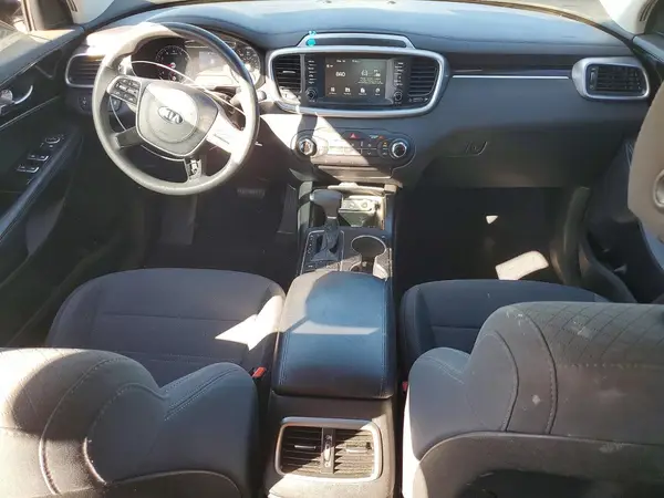 5XYPG4A34KG516076 2019 KIA SORENTO - Image 8