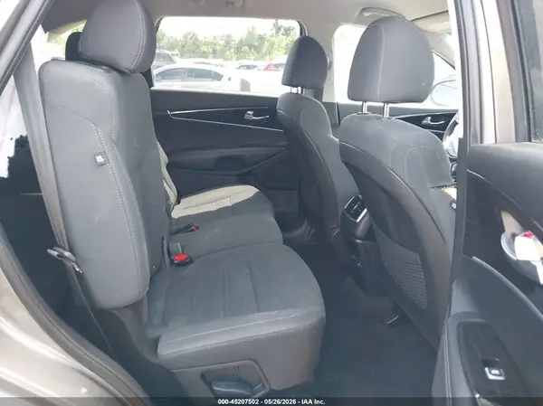 5XYPG4A34KG516420 2019 KIA SORENTO - Image 8