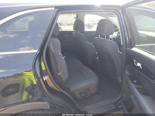 5XYPG4A34KG517695 2019 KIA SORENTO - Image 8
