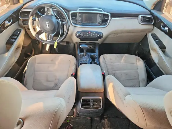 5XYPG4A34KG522959 2019 KIA SORENTO - Image 8