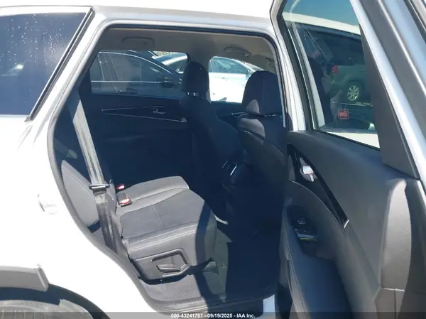 5XYPG4A34KG531614 2019 KIA SORENTO - Image 8