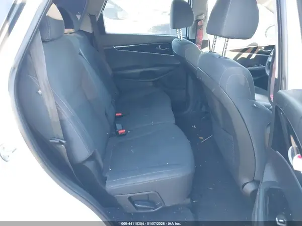 5XYPG4A34KG532486 2019 KIA SORENTO - Image 8