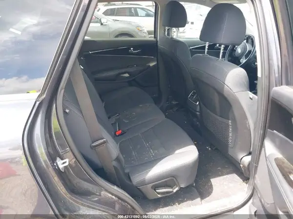 5XYPG4A34KG538689 2019 KIA SORENTO - Image 8