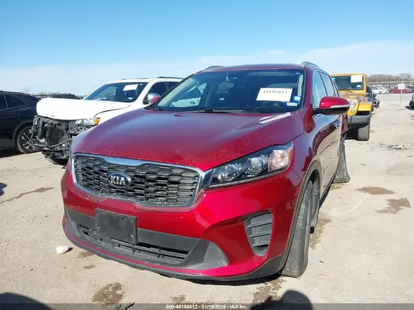 5XYPG4A34KG539079 2019 KIA SORENTO - Image 2