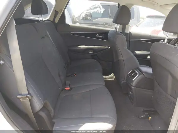 5XYPG4A34KG539230 2019 KIA SORENTO - Image 8