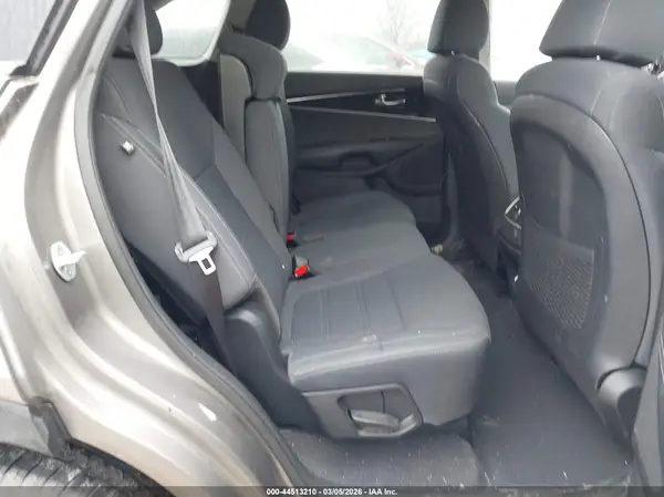 5XYPG4A34KG540961 2019 KIA SORENTO - Image 8