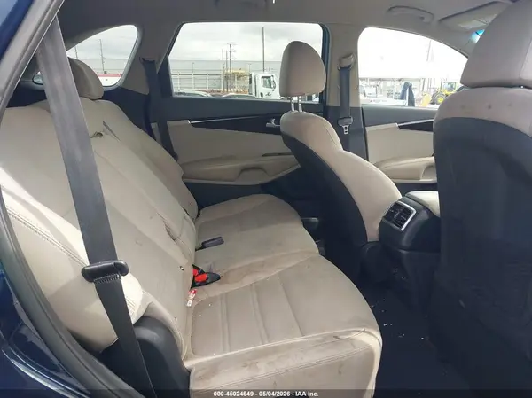 5XYPG4A34KG541818 2019 KIA SORENTO - Image 8