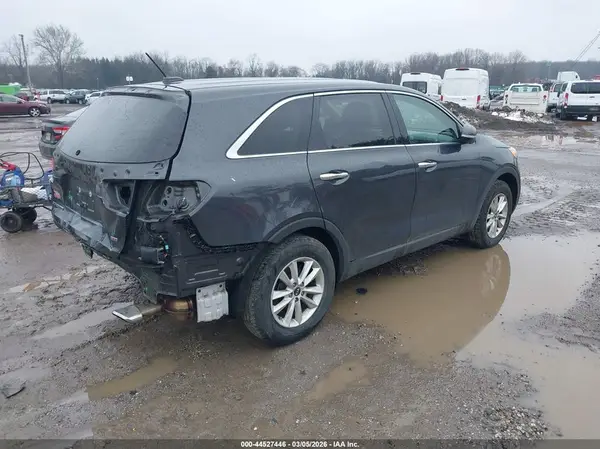 5XYPG4A34KG542869 2019 KIA SORENTO - Image 2