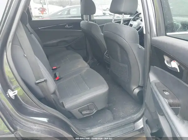 5XYPG4A34KG542869 2019 KIA SORENTO - Image 8
