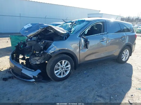 5XYPG4A34KG545657 2019 KIA SORENTO - Image 2