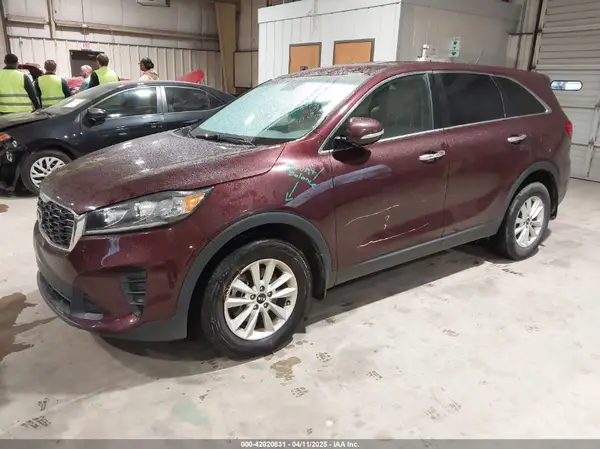 5XYPG4A34KG548624 2019 KIA SORENTO - Image 2