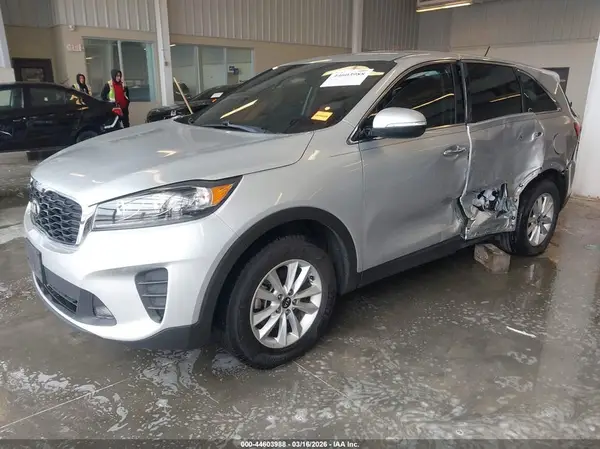 5XYPG4A34KG550888 2019 KIA SORENTO - Image 2