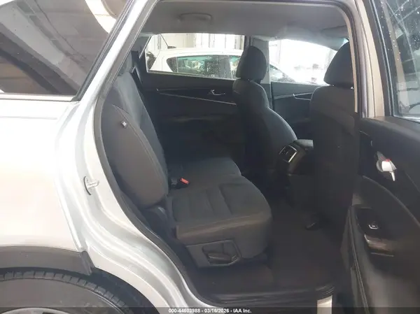 5XYPG4A34KG550888 2019 KIA SORENTO - Image 8