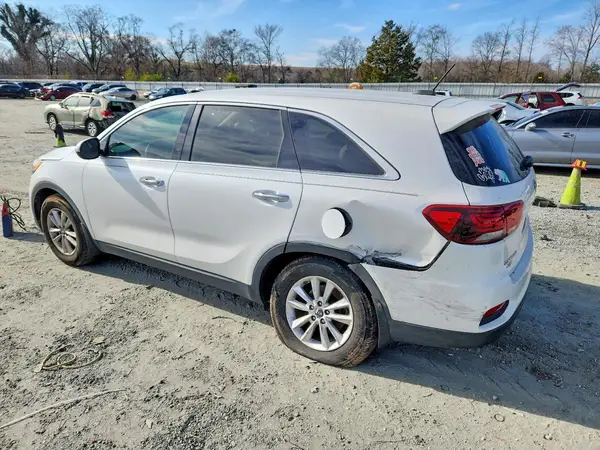 5XYPG4A34KG553905 2019 KIA SORENTO - Image 2