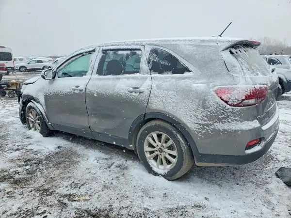 5XYPG4A34KG556514 2019 KIA SORENTO - Image 2