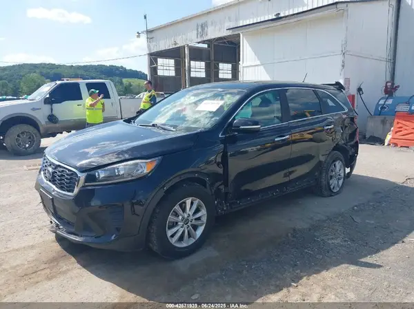 5XYPG4A34KG560479 2019 KIA SORENTO - Image 2