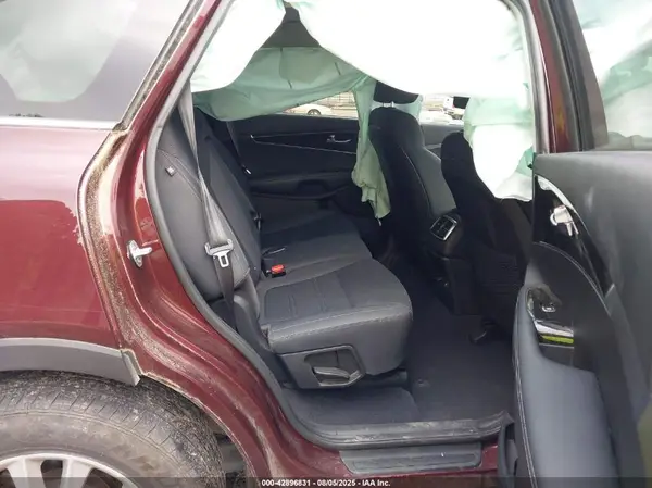 5XYPG4A34KG562815 2019 KIA SORENTO - Image 8