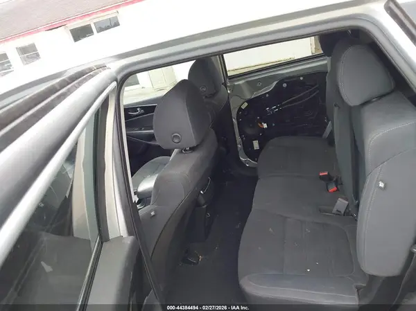 5XYPG4A34KG565343 2019 KIA SORENTO - Image 8