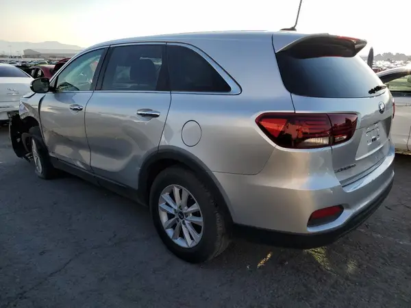 5XYPG4A34KG566802 2019 KIA SORENTO - Image 2