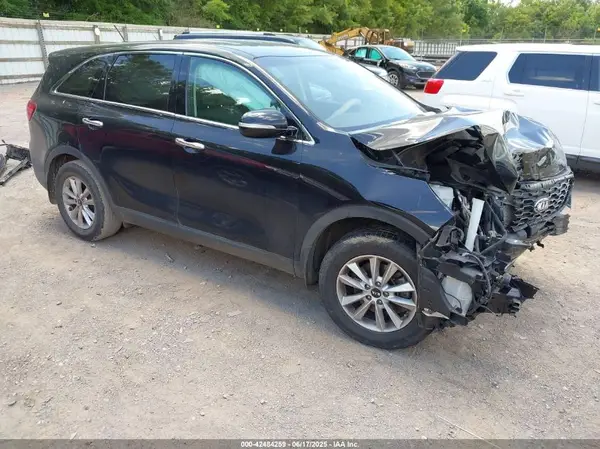 5XYPG4A34KG568064 2019 KIA SORENTO - Image 1