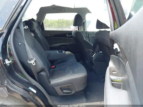 5XYPG4A34KG568064 2019 KIA SORENTO - Image 8