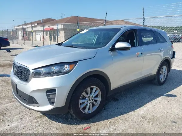 5XYPG4A34KG568243 2019 KIA SORENTO - Image 2