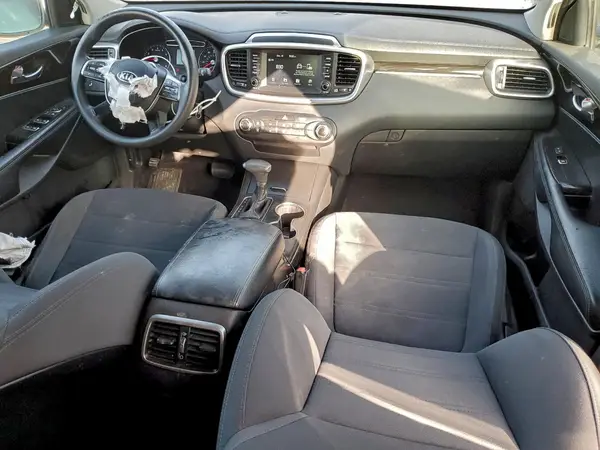 5XYPG4A34KG568940 2019 KIA SORENTO - Image 8
