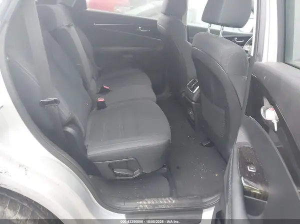 5XYPG4A34KG569263 2019 KIA SORENTO - Image 8