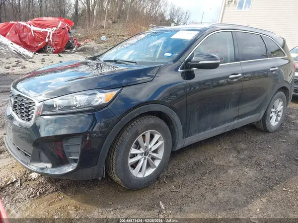 5XYPG4A34KG569618 2019 KIA SORENTO - Image 2