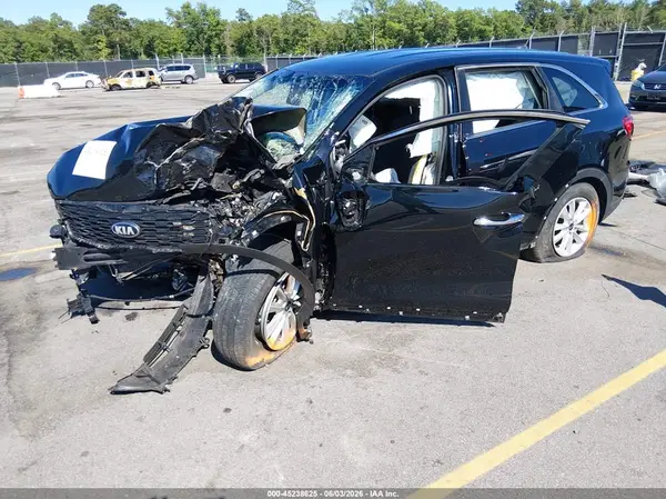 5XYPG4A34KG575192 2019 KIA SORENTO - Image 2