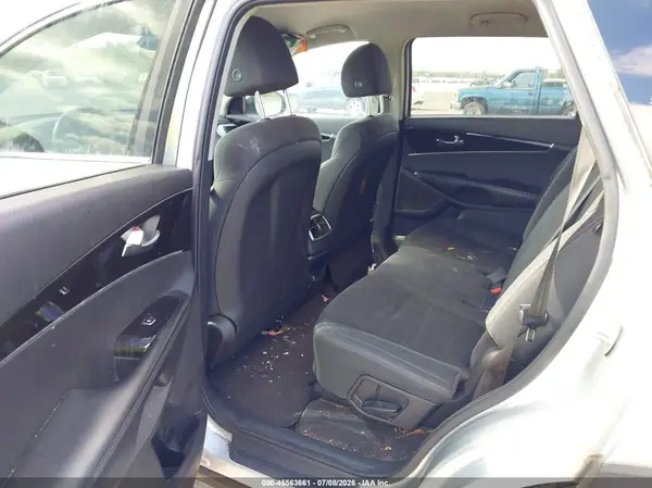 5XYPG4A34KG581784 2019 KIA SORENTO - Image 8