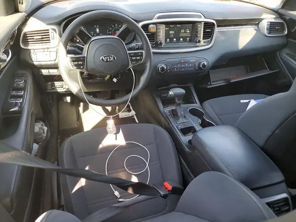 5XYPG4A34KG582367 2019 KIA SORENTO - Image 8