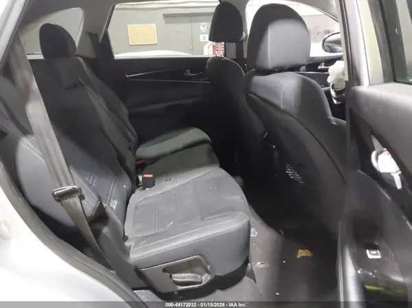 5XYPG4A34KG583549 2019 KIA SORENTO - Image 8