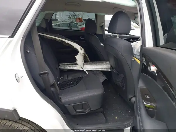 5XYPG4A34KG591229 2019 KIA SORENTO - Image 8