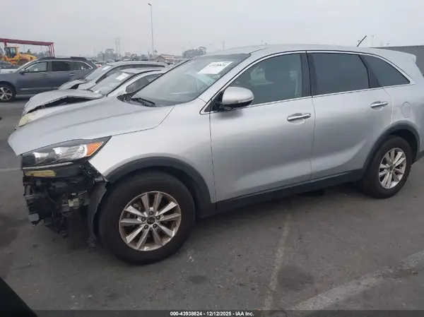 5XYPG4A34KG595474 2019 KIA SORENTO - Image 2