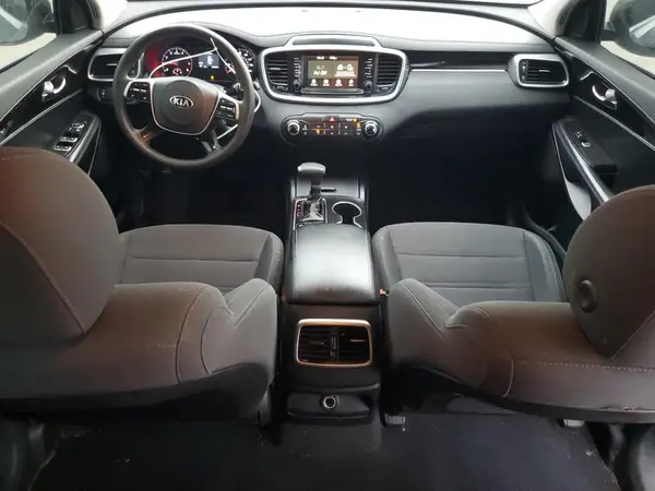 5XYPG4A34KG604660 2019 KIA SORENTO - Image 8