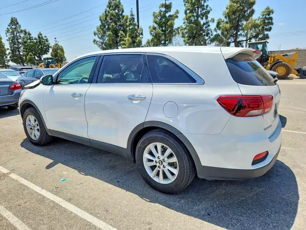 5XYPG4A34KG611589 2019 KIA SORENTO - Image 2