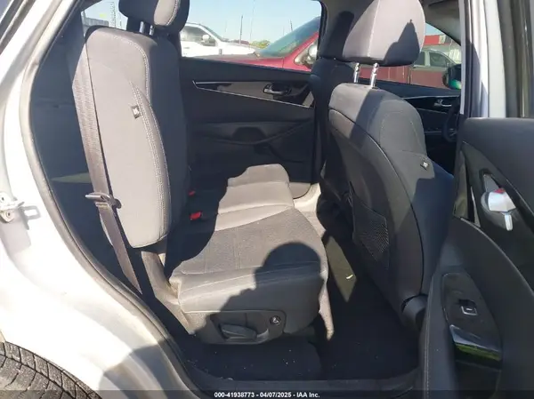 5XYPG4A34LG647008 2020 KIA SORENTO - Image 8