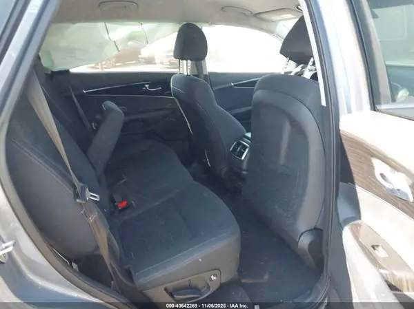 5XYPG4A34LG685483 2020 KIA SORENTO - Image 8