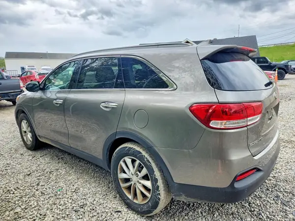 5XYPG4A35GG002857 2016 KIA SORENTO - Image 2