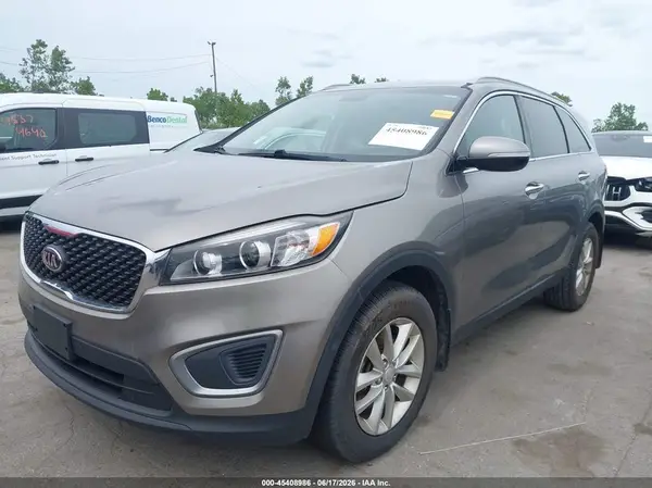5XYPG4A35GG004639 2016 KIA SORENTO - Image 2